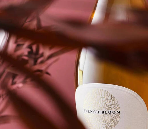Avec son vin pétillant, biologique et sans alcool, French Bloom révolutionne l'apéritif.